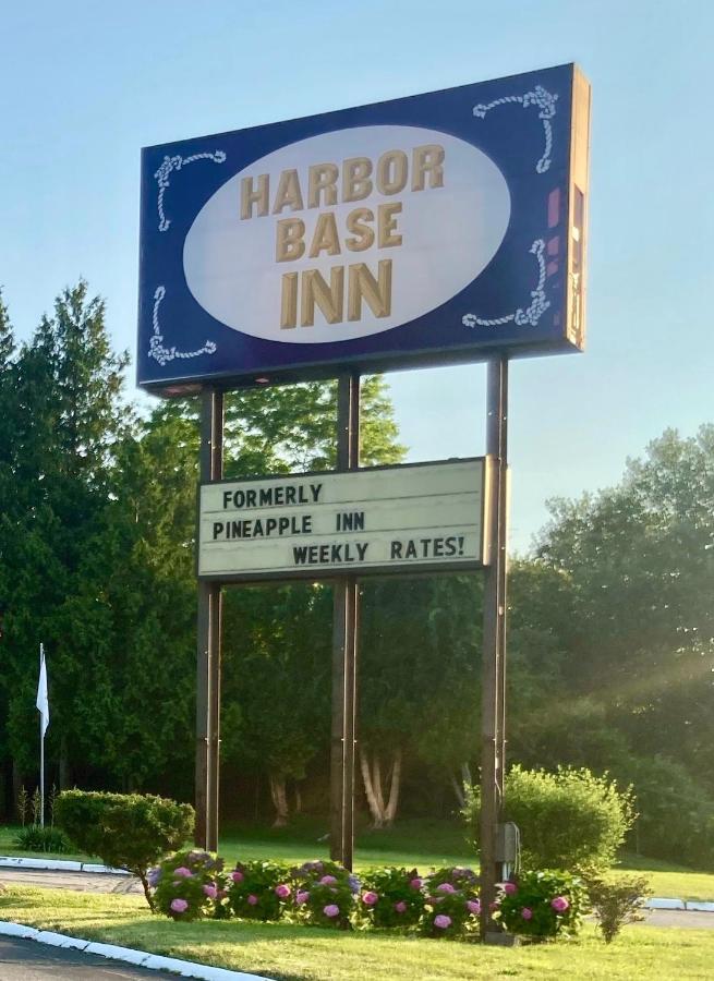Harbor Base Inn Newport Exterior photo
